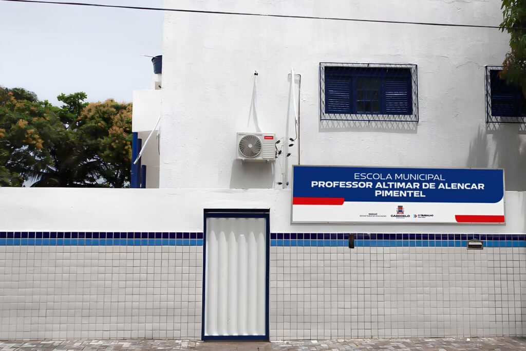 Prefeitura de Cabedelo entrega reforma da Escola Altimar Pimentel, no bairro do Jacaré